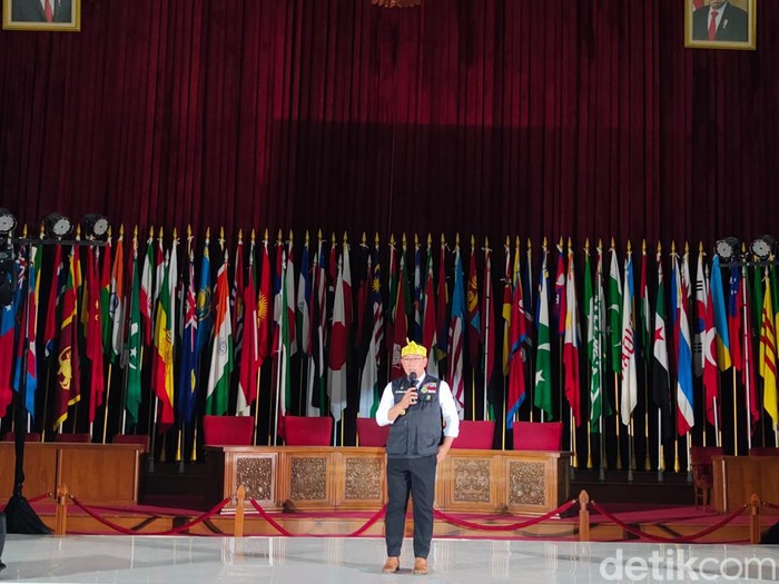 Gubernur Jabar Ridwan Kamil saat menghadiri acara Festival Praktik Baik Jabar Masagi di Gedung Merdeka Bandung