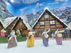 Seru! Pertunjukan Budaya Korsel, India dan Timor Leste di Trans Snow Bintaro