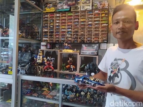 Kolektor mobil diecast dan hotwheels, Alim Sukrisna di rumahnya, Magelang.
