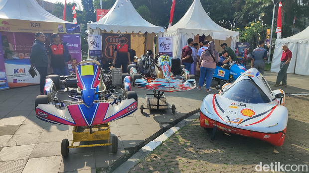 Lomba Kereta Peti Sabun di Jalan Diponegoro, Kota Bandung