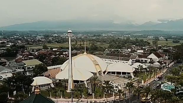 Masjid Jami' Al Baitul Amien Jember