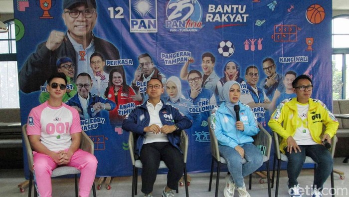 Sekjen PAN Eddy Soeparno, Ketua DPW DKI PAN Eko Hendro, Ketua DPW PAN Zita Anjani dan Caleg PAN Verrel Bramastha menyampaikan konferensi pers di Senopati, Jakarta Selatan, Sabtu (26/8/2023). Partai Amanat Nasional (PAN) akan menggelar puncak perayaan HUT ke-25 tahun pada 28-29 Agustus 2023.