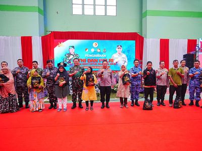 Momen Kapolri dan Panglima TNI Hadiri Bakti Kesehatan-Sosial Altar 89
