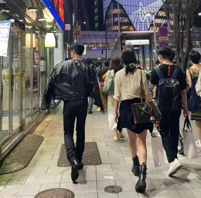 Park Bo Gum Viral Bikin Pangling, Terlihat Punya Otot Kekar di Jepang