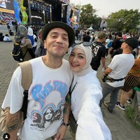 Rumah tangga Gary Iskak dan Richa Novisha mengalami keretakan setelah menikah pada 2009. Meskipun sempat bercerai, Gary dan Richa sepakat untuk memperbaiki hubungan mereka dan kini pasangan artis itu memutuskan hijrah.Foto: Instagram