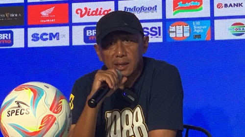 Pelatih PS Barito Putera Rahmad Darmawan saat memberikan keterangan, Sabtu (26/8/2023) di Gianyar. (Siti Mu’amalah)