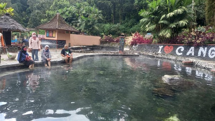 Pemandian Air Panas Cangar