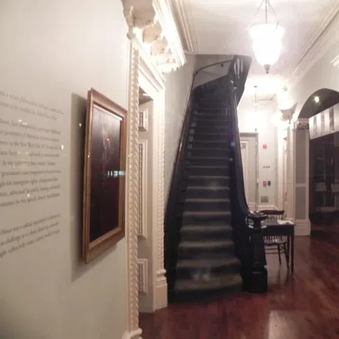 Penampakan hantu di kamera Penampakan hantu di kamera