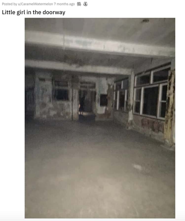 Penampakan hantu di kamera Penampakan hantu di kamera