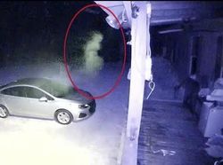 Seram Banget Bikin Merinding! Potret Hantu yang Terekam Kamera