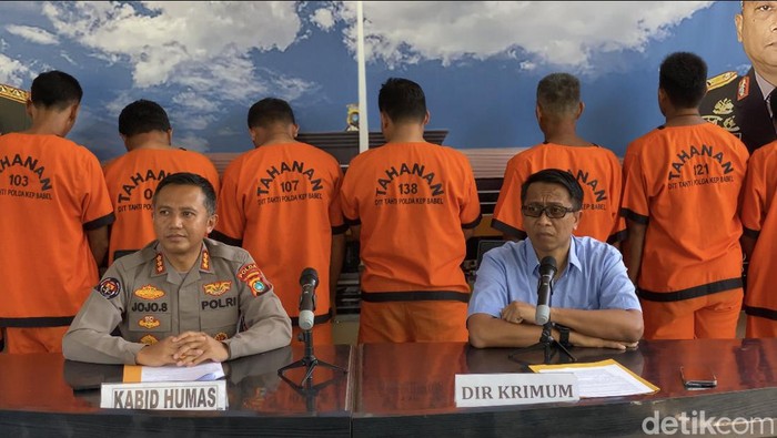11 tersangka perusakan dan pembakaran aset perusahaan sawit di Belitung.