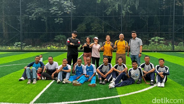 Polresta Bogor Kota menggelar program SKCK Goes to School. Sabtu (26/8/2023), ada 15 pelajar dari 3 SMK yang mengikuti program yang digagas Kapolresta Bogor Kota Kombes Bismo Teguh Prakoso ini.
