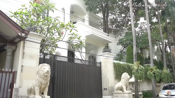 10 Foto Rumah Mewah Ketua MPR RI, Istri Ungkap Fakta Mengejutkan