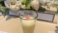 Sebelum ke makanan manis, Chef Barbara menyiapkan minuman orange segar yang dipadukan dengan creamcheese ini. Foto: Detikcom / Atiqa Rana