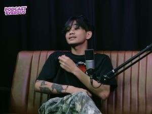 Warganet Gondok TikToker Satria Mahatir Anti Cewek Pakai HP Android