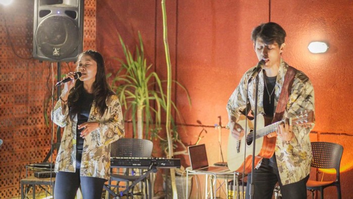 Y.A.W dan Yafet Kiki