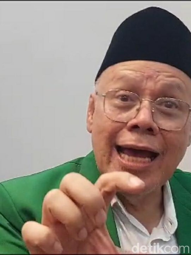 Legislator Tarik Mobil Bantuan