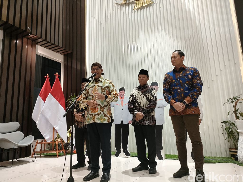 Anies di Kantor DPP PKS