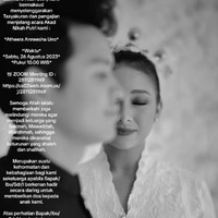 Sosok calon suami Anneesha Atheera atau calon menantu Sandiaga Uno bikin penasaran netizen. Di TikTok banyak netizen mencari dengan kata kunci calon menantu Sandiaga Uno. Dalam unggahan di TikTok dan Instagram, Sandiaga dan Nur Asia juga tak mengungkap sosok calon menantu mereka. Foto: Dok. TikTok @mpoknurasia/Instagram @sandiuno