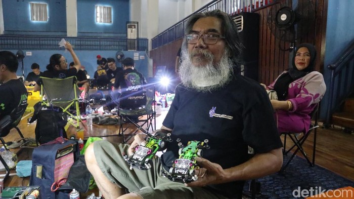Aris, pehobi tamiya asal Balikpapan.