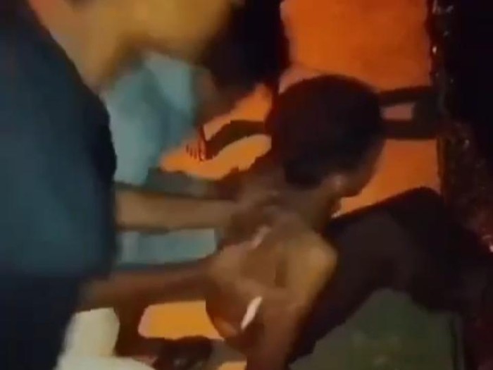 Bocah di Kendari didorong hingga jatuh ke got.