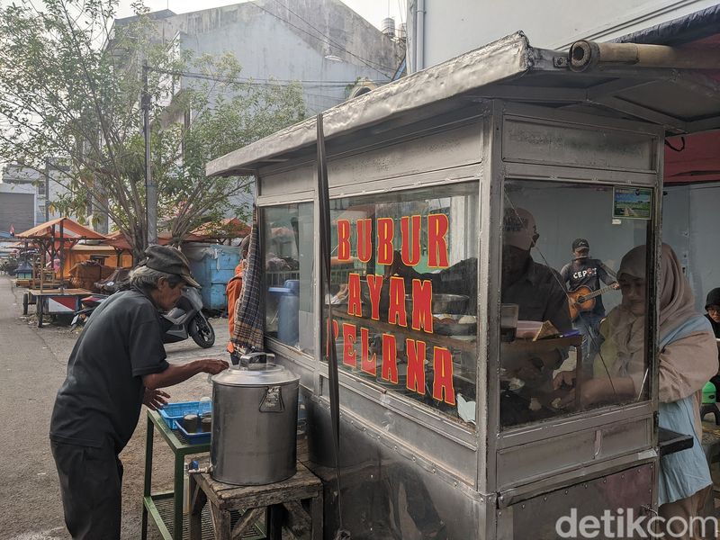 Bubur Ayam Pelana Bandung.