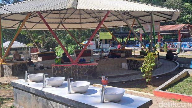 Fasilitas baru Pemandian Air Panas Cangar di Kota Batu