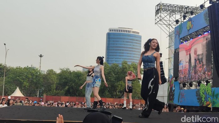 H1KEY tampil di Jakarta.