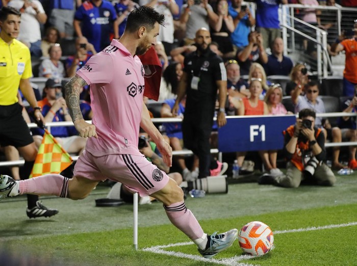 Aug 23, 2023; Cincinnati, OH, USA; Inter Miami forward Lionel Messi (10) takes a corner kick in the second half against the FC Cincinnati at TQL Stadium. Mandatory Credit: Katie Stratman-USA TODAY Sports