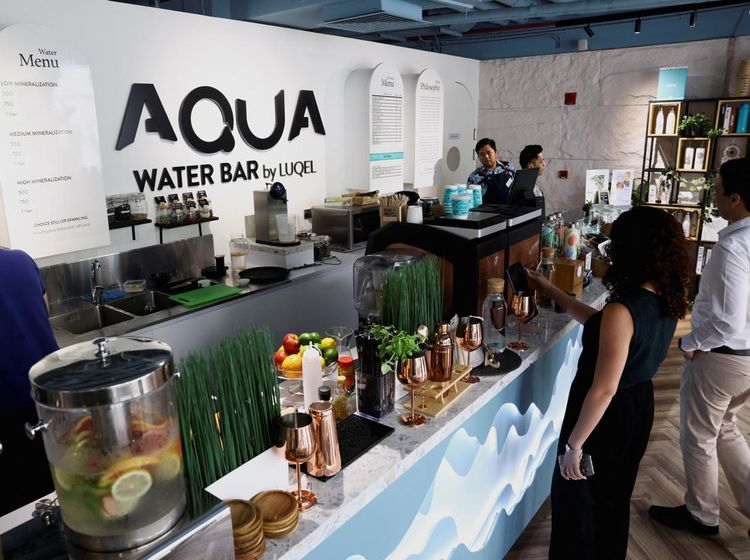 Menikmati Sensasi Kafe Air Mineral di Dubai
