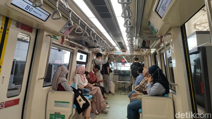 Menjajal LRT Jabodebek (Dwi Rahmawati/detikcom).