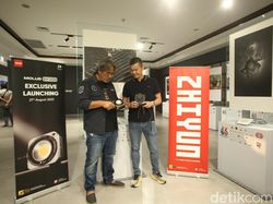 Menjajal Perangkat Pencahayaan Terbaru Zhiyun Bareng Darwis Triadi