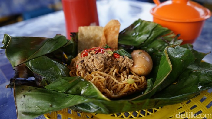 Mi Ayam Bakar Bu Tsaniyah. (Foto: Rindi Antika)