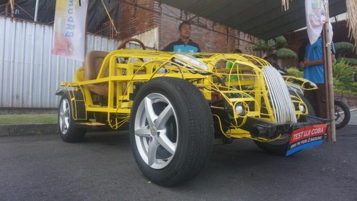 Mobil listrik yang dirakit siswa SMK PGRI II Badung saat dipamerkan di Balai Budaya Giri Nata Mandala, Pusat Pemerintahan Badung, Badung, Sabtu (26/8/2023).