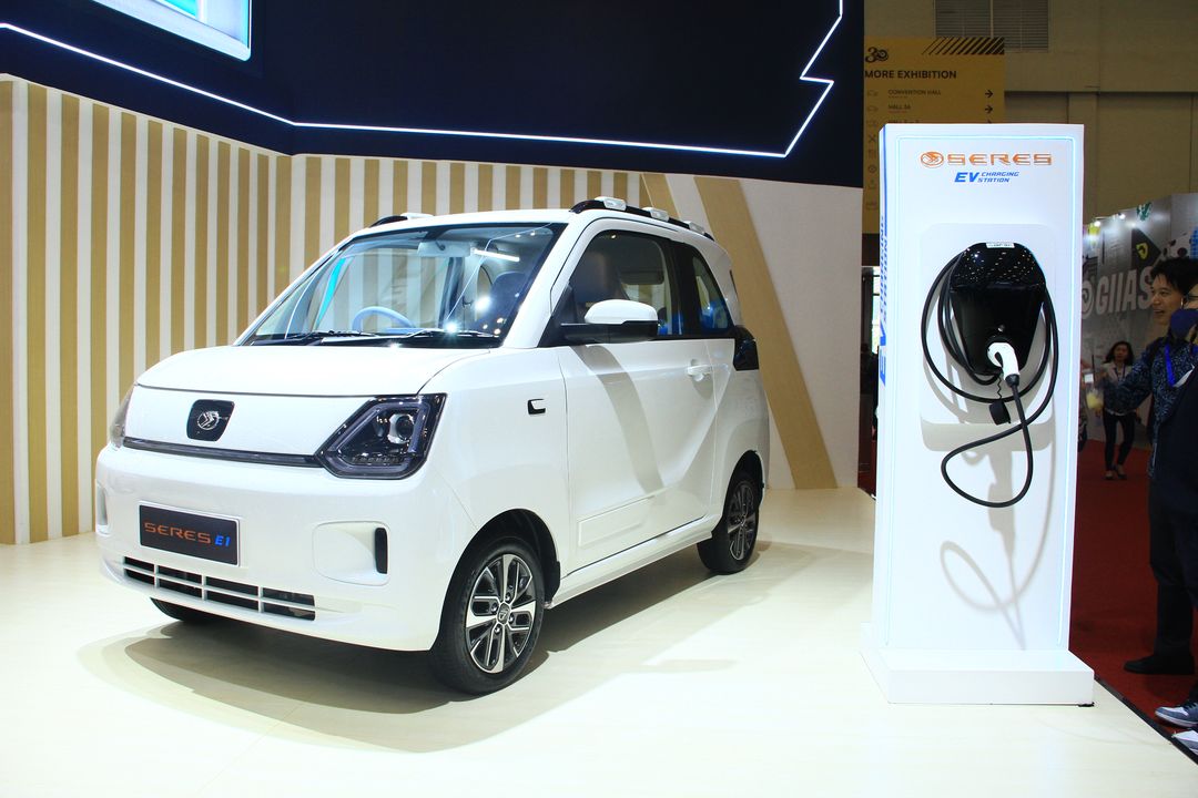 Mobil listrik Seres E1