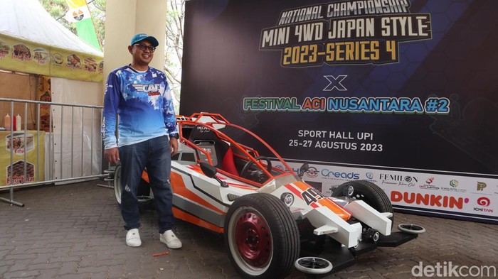 Moch. Yanuar Anugrah dan Tamiya ala Dash Yonkuro-nya.