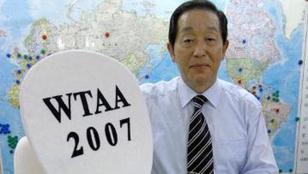 Rumah berbentuk toilet raksasa di Korea.