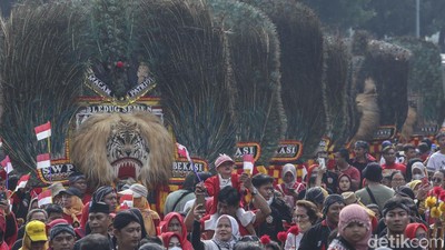 Seru Banget, Pawai Budaya Reog Ponorogo di CFD Jakarta