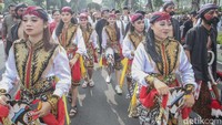 Rombongan mulai berjalan dari Perpustakaan Nasional RI (Perpusnas), Jakarta, sekitar pukul 08.45 WIB. Pawai juga diikuti sejumlah komunitas hingga masyarakat.  