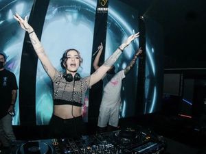 7 Gaya Sheila Marcia Saat Kembali Kerja Jadi DJ, Seksi Hingga Simpel