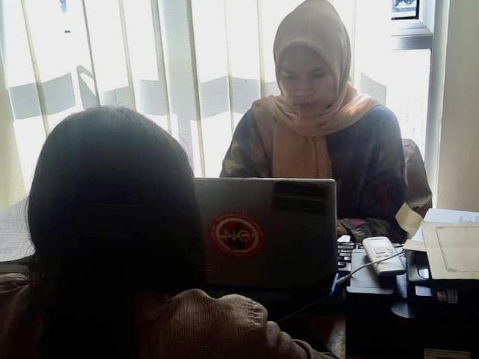 SM (23), warga Kecamatan Sukabumi, Kabupaten Sukabumi korban TPPO sedang diperiksa di Mapolresta Pangkalpinang