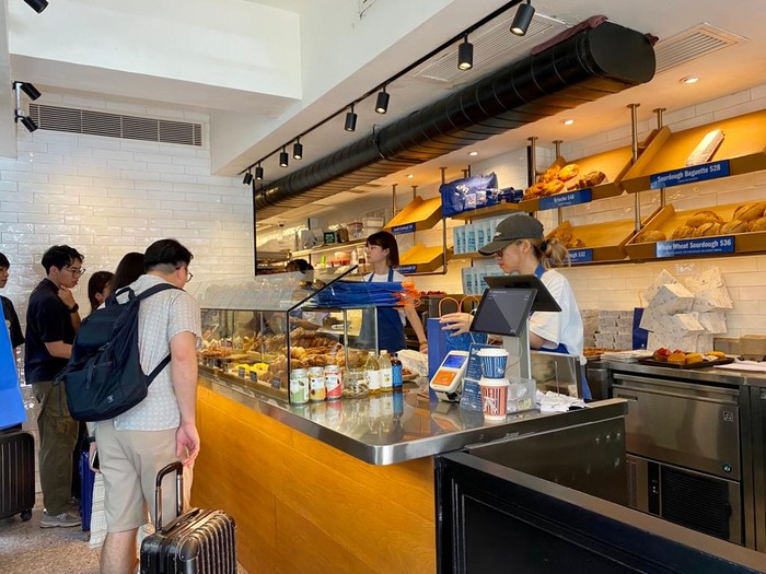 Yummy! Lumernya Egg Tart Sourdough dan Bun Telur Asin Hits di Hong Kong