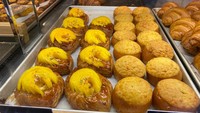 Di sini wda lebih dari 20 kue, roti sourdough dan, pastry yang disediakan setiap harinya. Pilihannya Croissant, Mango Danish, Bomboloni, hingga Sourdough  Baguette. Foto: detikFood