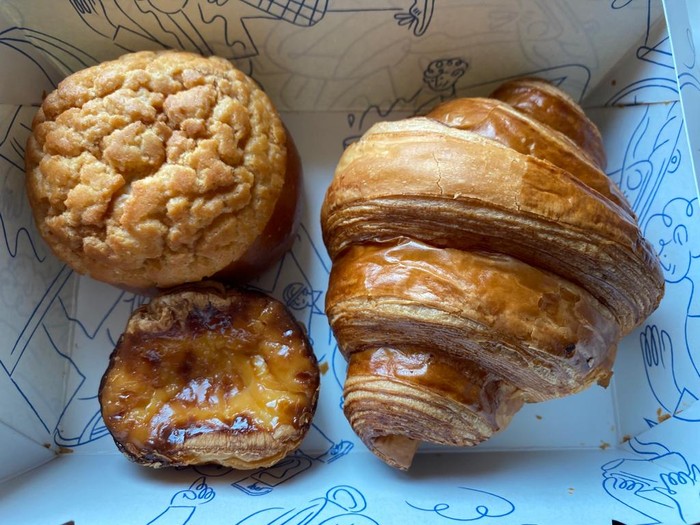Yummy! Lumernya Egg Tart Sourdough dan Bun Telur Asin Hits di Hong Kong