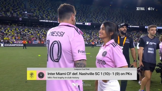 Lionel Messi dan Jordi Alba memang memiliki kemiripan. Mereka punya bentuk fisik yang hampir sama jika dilihat dari belakang. Wajah keduanya pun bisa dibilang sekilas mirip. Tak heran, jika Antonella bisa salah mengira. Foto: Instagram