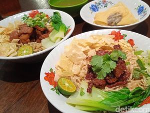 Bakmiaw: Gurih Spesial! Bakmi Brisket dan Char Siu Vegan di Resto Sherina