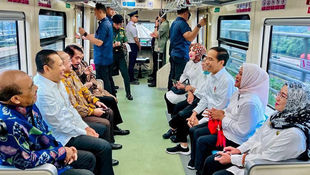 Bamsoet menjajal LRT Jabodebek
