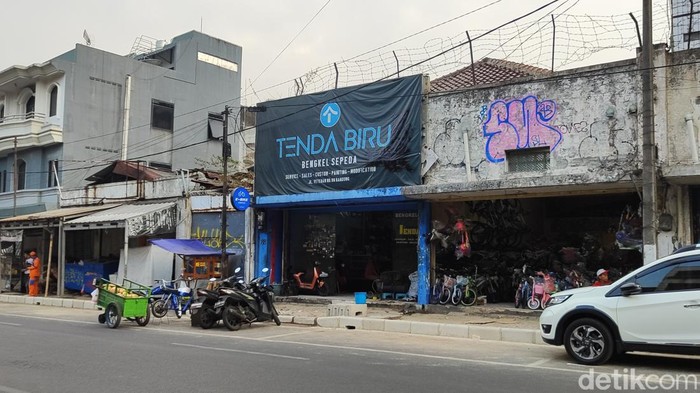 Bengkel sepeda Tenda Biru di Jalan Veteran, Bandung