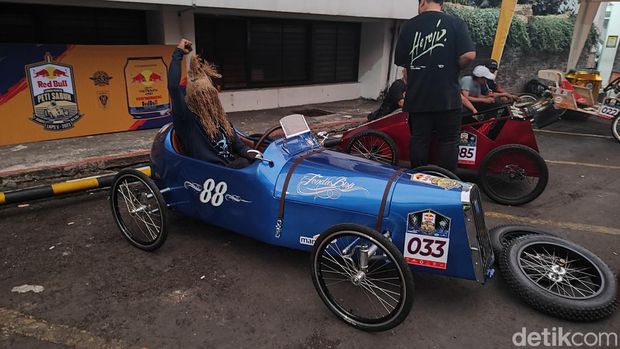 Bengkel sepeda Tenda Biru di Jalan Veteran, Bandung
