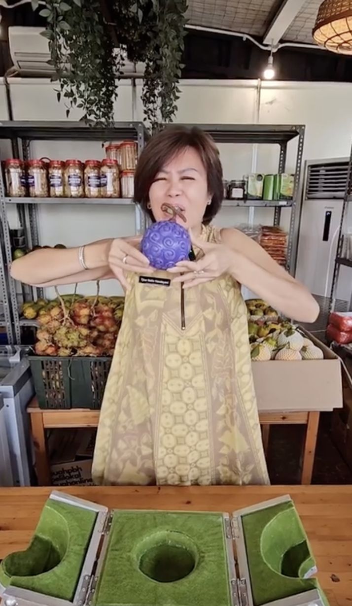 Ci Mehong Review Buah Gomu Gomu 'One Piece', Sebut Rasanya Begini!